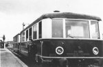 Im Jahre 1939 erreicht ein Triebwagen der Baureihe VT 135 122 (Köln) (aus Ahrdorf kommend) den B.jpg