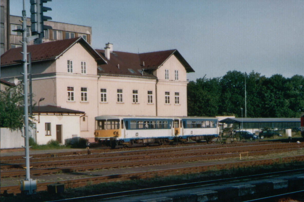 2xBaafx blau -weiß Liberec.jpg