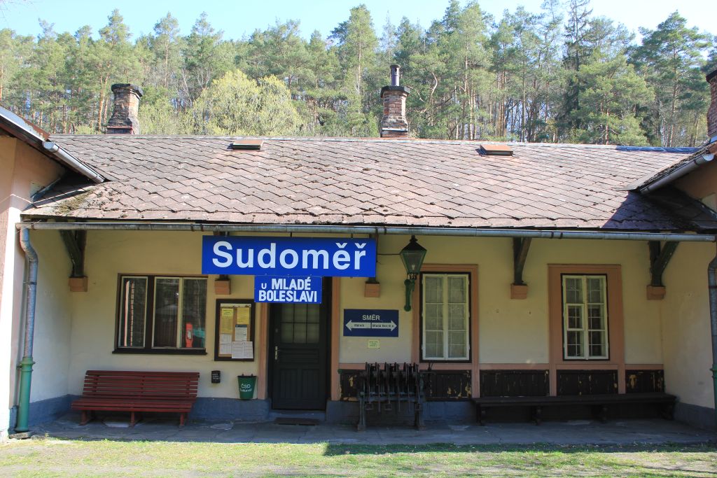 IMG_0687-Sudomer-Bahnhofsgebaeude.JPG