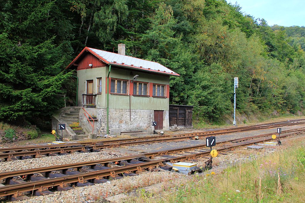 IMG_5384-Dubi-Bahnhof-Stellwerk.JPG