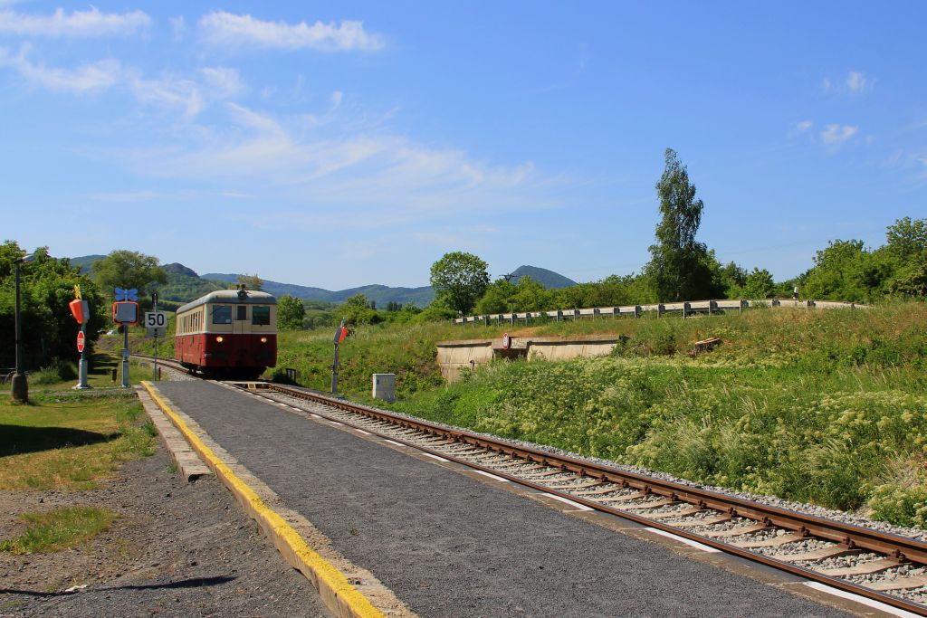 IMG_8348-Trebenice-mesto-Einfahrt-Nostalgiezug.JPG