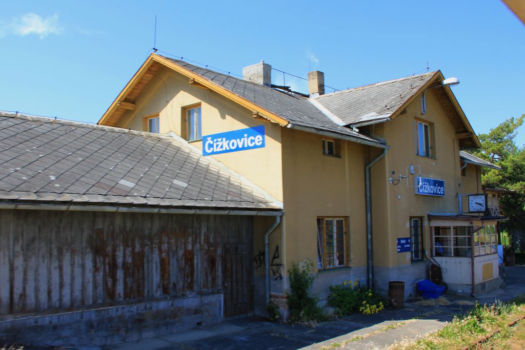 IMG_8350-Cizkovice-Bahnhofsgebaeude.JPG