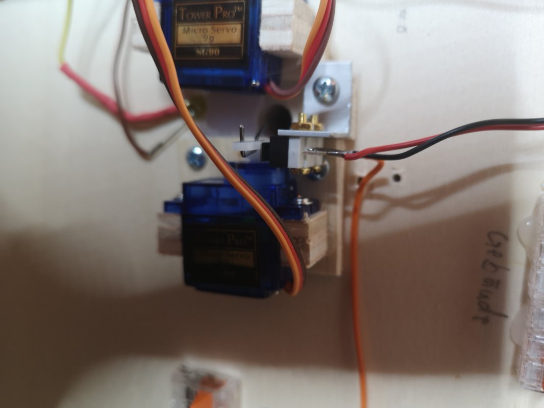Servo.jpg