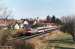 Lok 127 001 mit EuroCity 114 von Klagenfurt nach Münster in Hochdorf (25.03.1999)..jpg