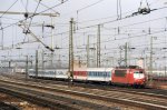 E-Lok 103 214 mit InterRegio 2781 von Frankfurt (Main) bei der Einfahrt in den Münchner Hauptbah.jpg
