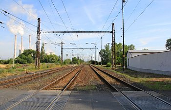 IMG_1939b-Pocerady-Strecke-Werkseinfahrt-Umgehungsbahn.JPG