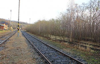 IMG_6265-Hrob-Bahnhofsgleise.JPG