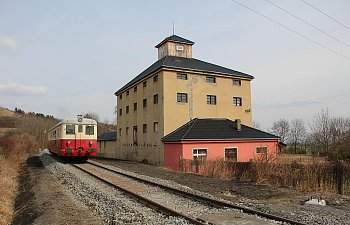 IMG_7690-Trebivlice-ausfahrender-Planzug-Lagerhaus.JPG