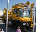 2006mb-unimog-u400zweiwegefahrzeug-mit-hubarbeitsbuehne002.jpg