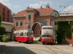 Straßenbahnmuseum Wien mit U-Bahn Röhre.JPG