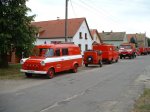 Feuerwehr-Fahrz. 3x alte Bauart 06.07.2003.JPG