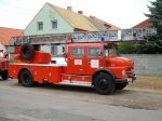 Feuerwehr-Mercedes-Drehleiter 06.07.2003.JPG