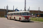 IFA Bus mit Anhänger in Halle 07.07.2011 01.JPG