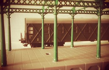 Kibri Bahnsteig mit Überdachung