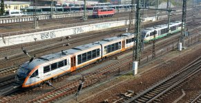 Dresden Hauptbahnhof Gleisvorfeld trilex Züge(1).jpg