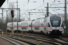 Stadler Kiss Dresden Hauptbahnhof.jpg