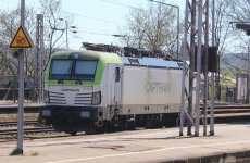 vectron-captrain193-484-4.jpg