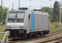 traxx-railpool185-689-7.jpg