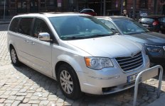 16vans-chrysler-voyager001.jpg