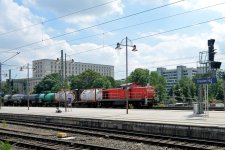 294 668-9 Dresden Hauptbahnhof.jpg