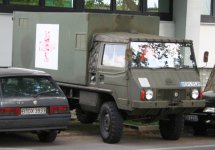 puch-pinzgauer-dreiachser-sanitaetskoffer002.jpg