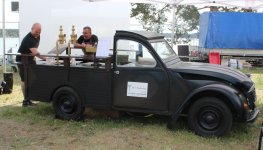 2citroen2cv-bar.jpg