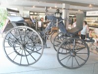 1886daimler-motorwagen002.jpg