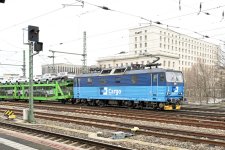 372 011-7 Bf Dresden Hbf.jpg