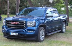 0209gmc-sierra-slt.jpg