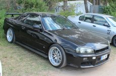 0302nissan-skyline-gt-r-r34.jpg