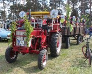 0604ihc-traktor.jpg