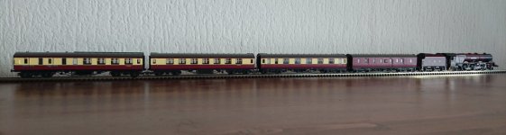 HORNBY TT3010M (1).JPG