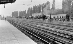 Überblick vom Bahnsteig.jpg