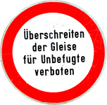ÜberschreitenDerGleiseVerbotenV3.png