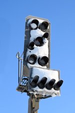 Bf Schönefeld (bei Berlin), Lichtsignal im Schnee.jpg