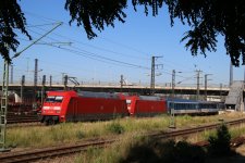 102_hinter den in Doppeltraktion fahrenden 101ern sind die EC-Wagen der CD ,24.6.2016,IMG_3930.JPG