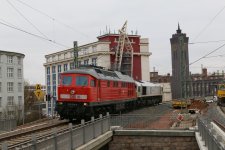 232 314_3_233 314 schleppt die ECR'DB Class 77 , 266 457 ins AW Cottbus_Chemnitz Süd_31.1.2024...JPG