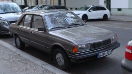 peugeot305-001.jpg