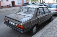peugeot305-002.jpg