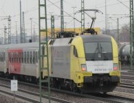 mrce-es64u2-011mit-oebb-regionalexpresswagen-berlin-beusselstrasse130103-005.jpg