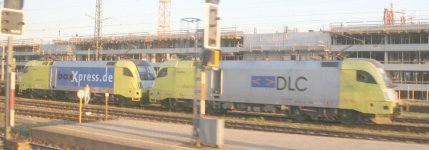 siemens-dispolok-es64u2-062-et-al-wien2007-07-26-005.jpg